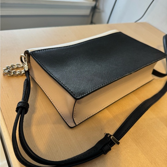 Kate Spade cross body with matching wallet - Picture 2 of 7